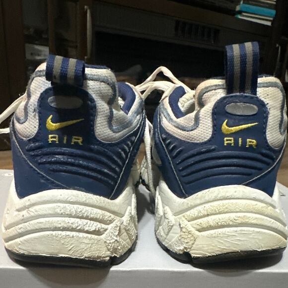 Vint. Nike Air running shoes white w/blue  Women’s 9.5￼#999709 see description - Picture 3 of 10